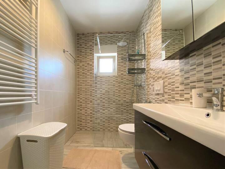 Maduna 1 * Kaštel