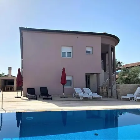 Villa Maduna 1 Kastel Exterior photo